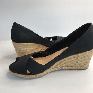Womens Liz Claiborne black wedge size 8M